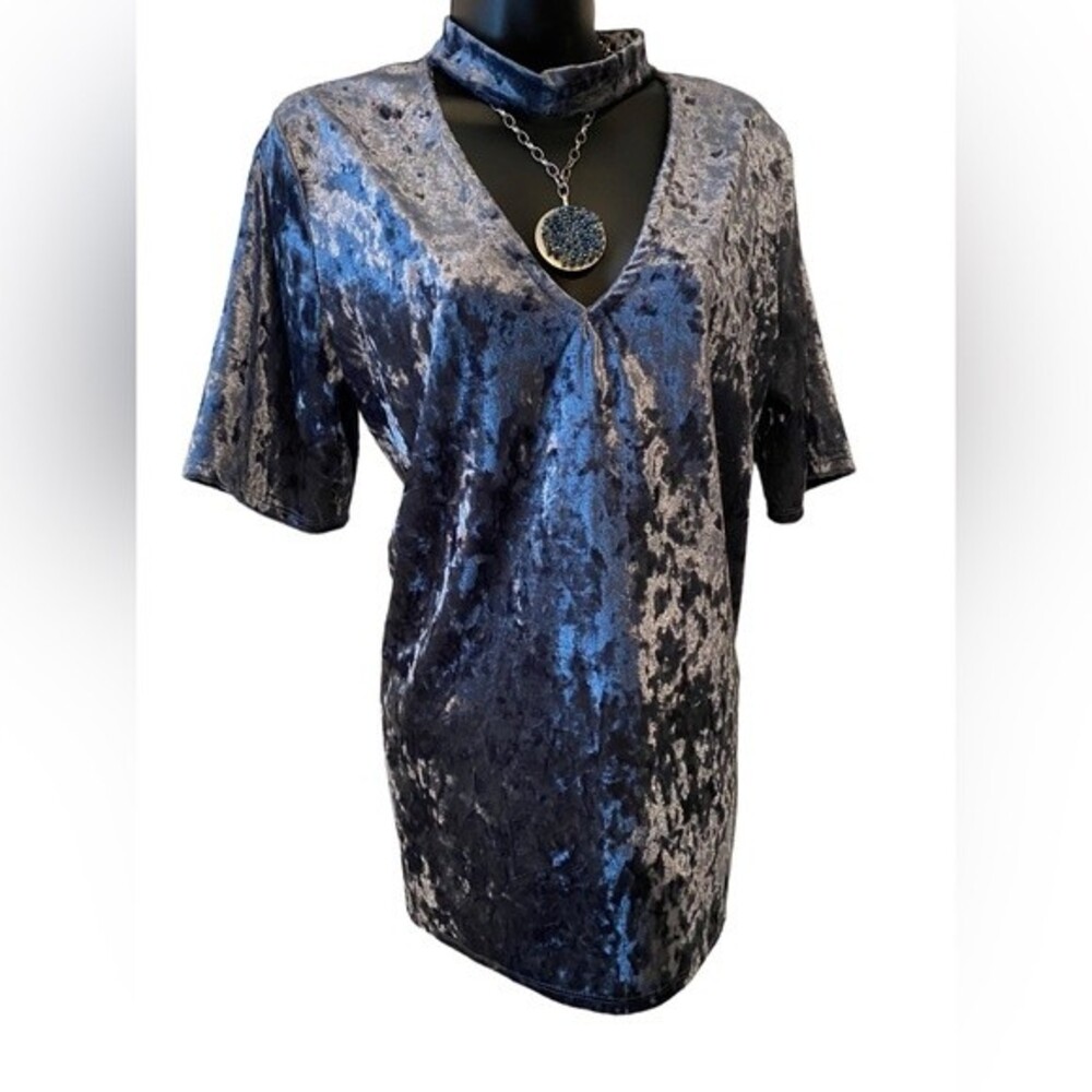 Cotton Bleu Vintage blue crushed velvet v-neck & collar short sleeve shirt. XL